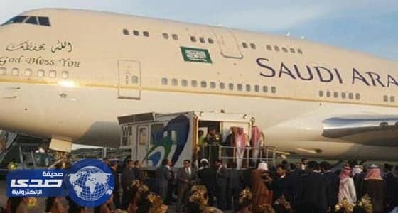 بالفيديو.. وصول خادم الحرمين جزيرة بالي الإندونيسية في إجازة لعدة أيام