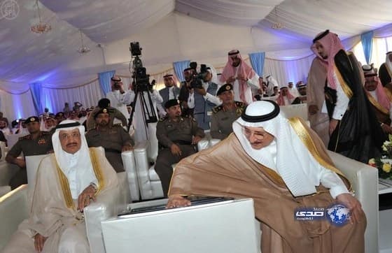 سمو أمير جازان يدشن عبّارات نقل مواد البناء والأعلاف والوقود إلى جزيرة فرسان