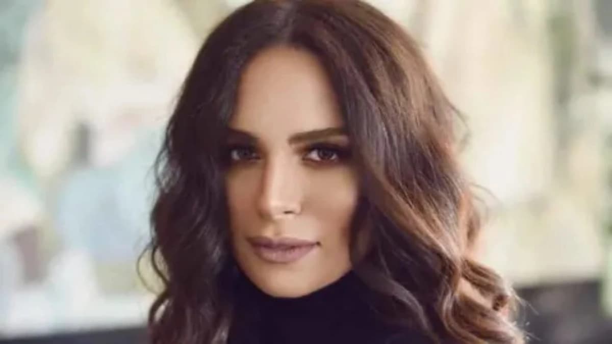 آمال ماهر تحسم الجدل وتؤكد زواجها بتعليق رومانسي