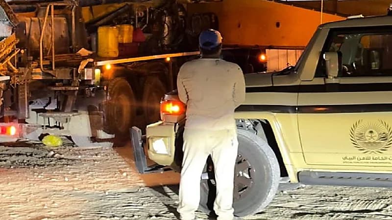 ضبط مقيم و4 مواطنين مخالفين لنظام البيئة