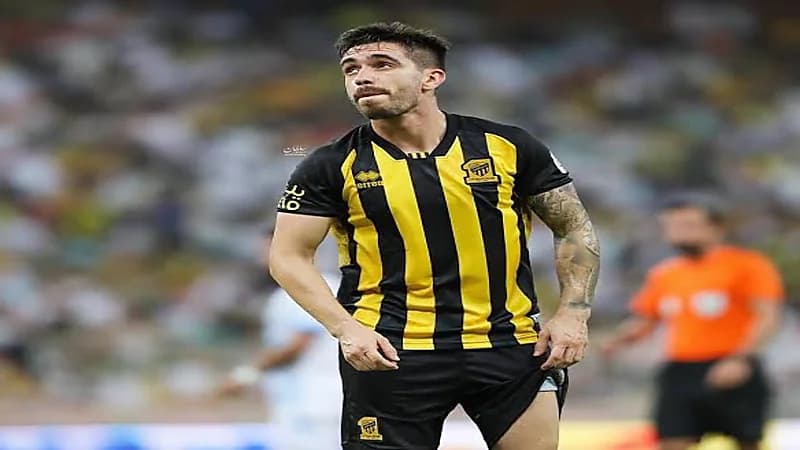 سر سفر كورونادو إلى الإمارات