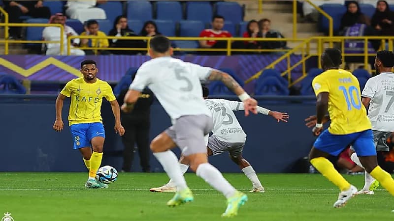أيمن يحيى يشارك في تدريبات النصر