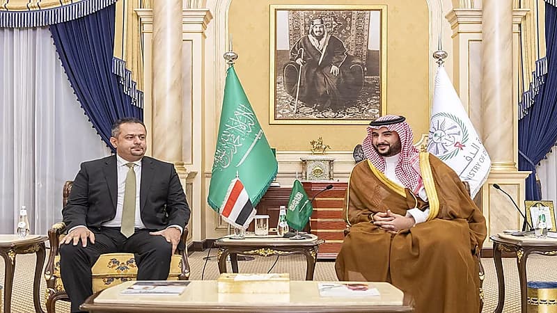 الأمير خالد بن سلمان يلتقي برئيس مجلس الوزراء اليمني