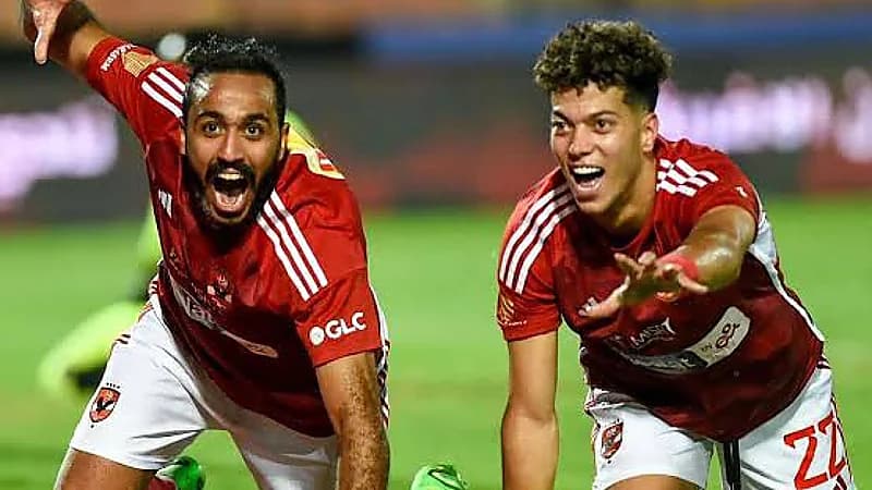 مشادة كلامية بين إمام عاشور وكهربا في تدريب الأهلي المصري