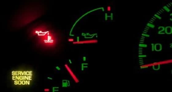 3 إشارات إذا رأيتها في طبلون السيارة عليك التوقف عن القيادة فورا