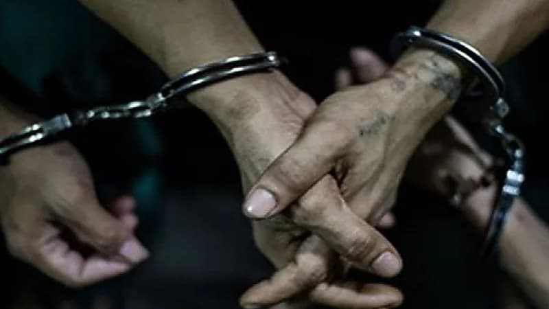 السجن مدى الحياة لمعلم اغتصب 13 طالبة