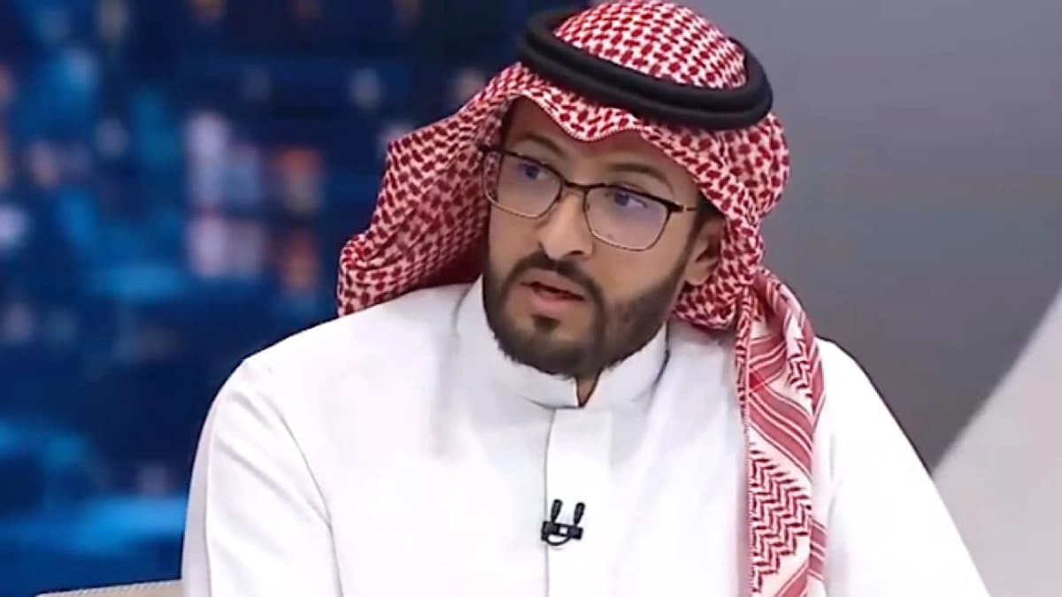 محامٍ يروي قصة امرأة سقطت حضانة طفلها بسبب التدخين.. فيديو