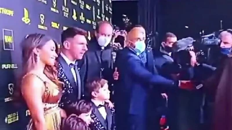 بالفيديو.. "ميسي" يصر على بقاء زوجته بجانبه رغمًا عن المصورين