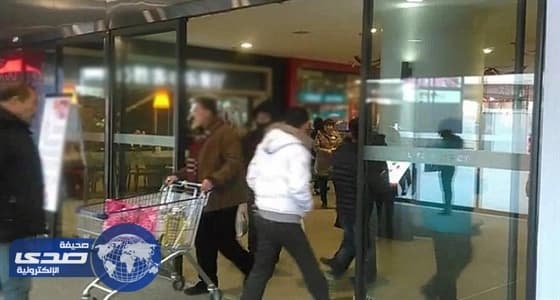 بوابة إلكترونية تحتجز لصاً