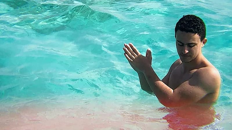 ياسين السقا يطلب احترام الخصوصية بعد إعلان والده الانفصال