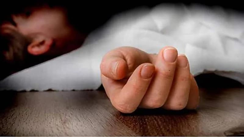 رجل يقتل طفل بطريقة وحشية ويستخرج أحشائه الداخلية