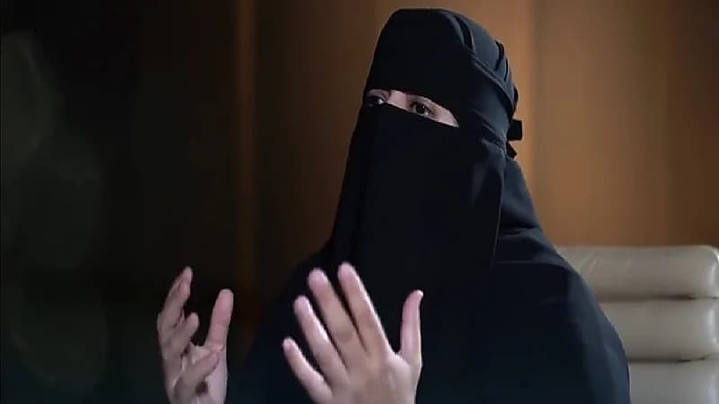 بالفيديو.. أستاذة تاريخ توضح كيف كان التعليم منذ التأسيس وهل شمل تعليم النساء