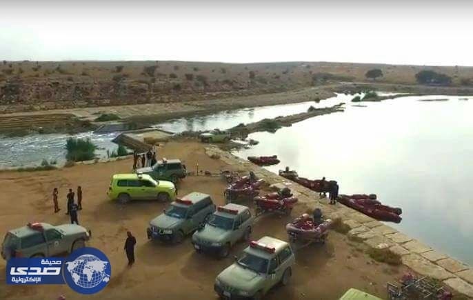 بالفيديو .. جهود الغواصون في أعماق البحيرة للبحث عن فتاة الحائر المفقودة