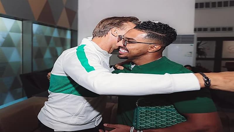 بالصور.. بعثة المنتخب الوطني تغادر إلى أليكانتي