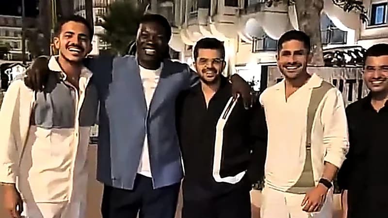 مقطع لافت لبافيتيمبي غوميز يتفاعل مع الهلاليين .. فيديو