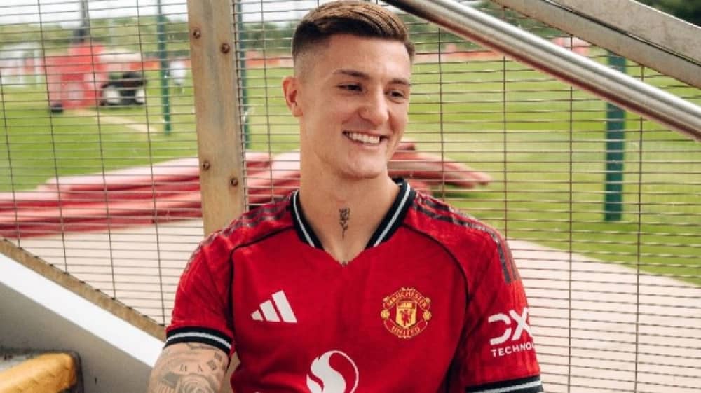 الإصابة تبعد سيسكو عن اليونايتد لفترة تتجاوز الشهر