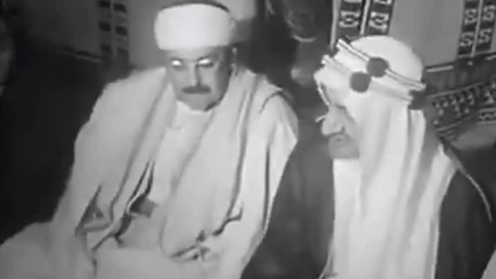 جولة الملك فيصل بن عبدالعزيز في الجامع الكبير بتونس قبل 60 عامًا .. فيديو