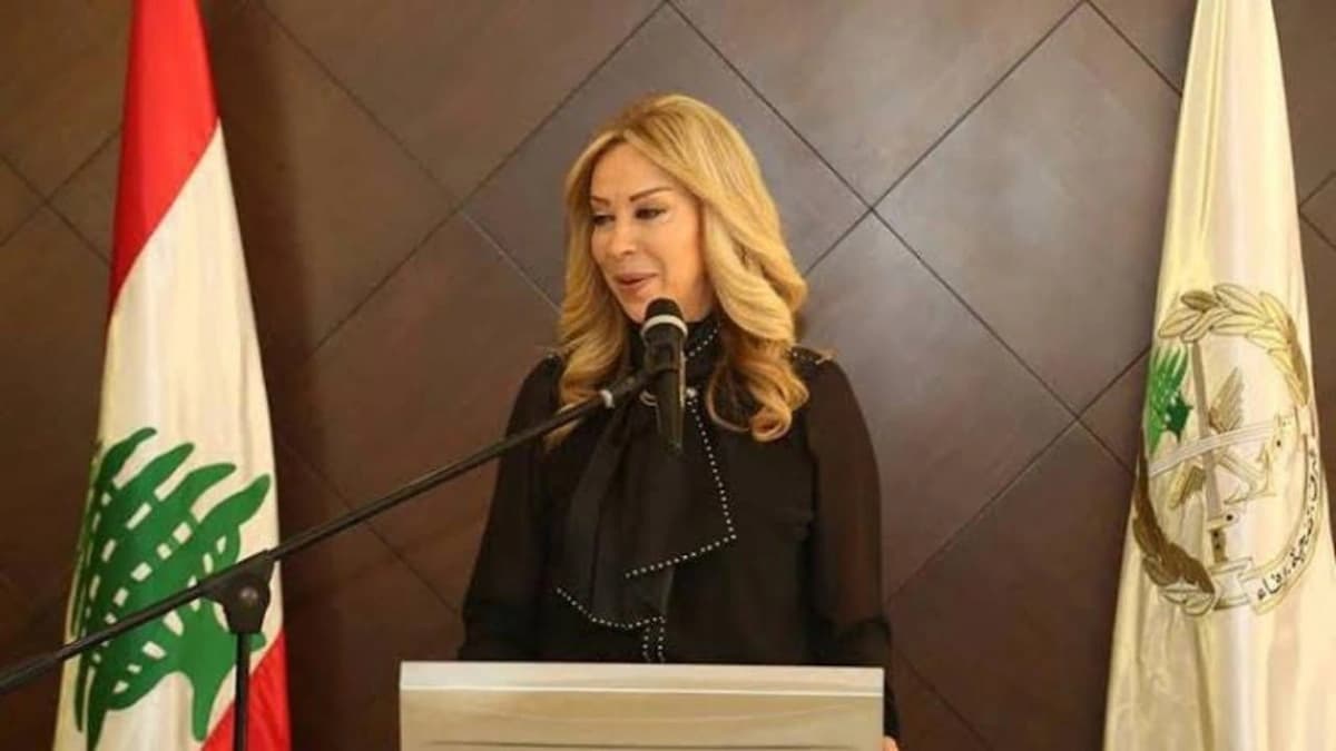 موقف محرج للسيدة اللبنانية الأولى على المسرح.. فيديو