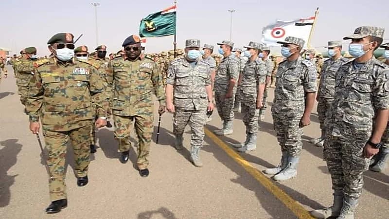رئيس الأركان المصري: العمل المشترك مع السودان ضروري لمواجهة التحديات الأمنية