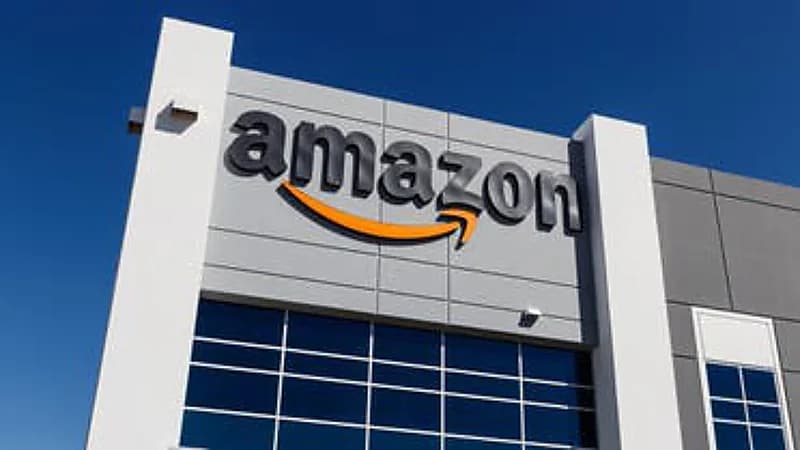 "أمازون" أول شركة عامة في العالم تخسر تريليون دولار من قيمتها السوقية