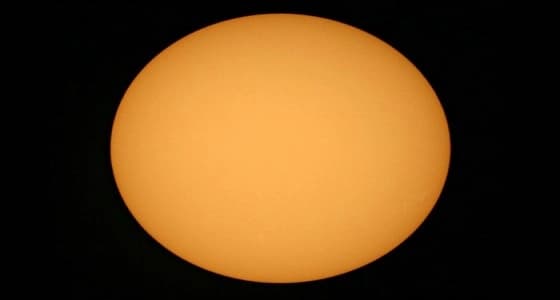 فلكية جدة: سطح الشمس خالي من البقع لليوم الثامن على التوالي