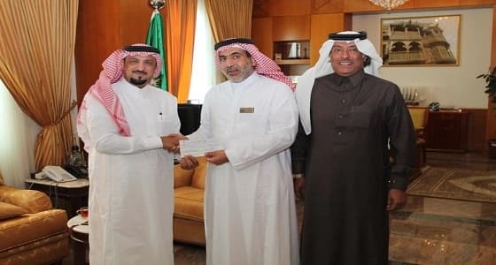 الشاعر فيصل المفقاعي يروي قصته مع الأمير بندر بن سلطان أيام المدرسة والعمل (فيديو)