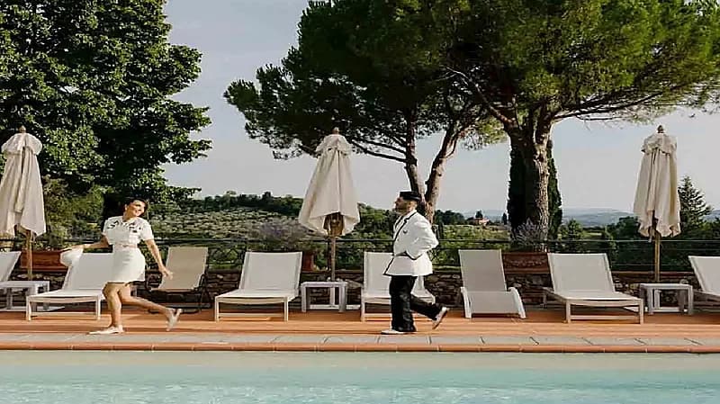 مينا مسعود وزوجته يحتفلان بشهر العسل.. صور